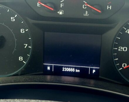 Белый Шевроле Эквинокс, объемом двигателя 2 л и пробегом 230 тыс. км за 15000 $, фото 6 на Automoto.ua