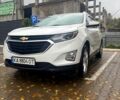 Белый Шевроле Эквинокс, объемом двигателя 2 л и пробегом 230 тыс. км за 15000 $, фото 1 на Automoto.ua