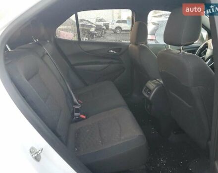 Белый Шевроле Эквинокс, объемом двигателя 1.5 л и пробегом 68 тыс. км за 3200 $, фото 2 на Automoto.ua