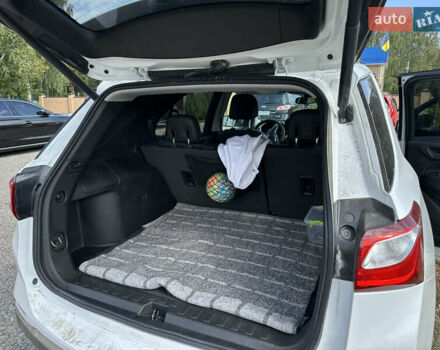 Белый Шевроле Эквинокс, объемом двигателя 2 л и пробегом 65 тыс. км за 18500 $, фото 5 на Automoto.ua