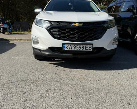 Белый Шевроле Эквинокс, объемом двигателя 2 л и пробегом 125 тыс. км за 20000 $, фото 1 на Automoto.ua