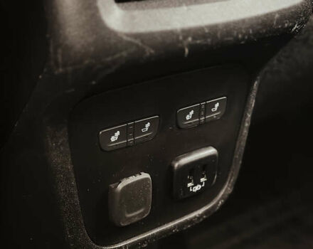 Черный Шевроле Эквинокс, объемом двигателя 2 л и пробегом 224 тыс. км за 14200 $, фото 12 на Automoto.ua