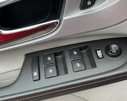 Красный Шевроле Эквинокс, объемом двигателя 2.4 л и пробегом 152 тыс. км за 12500 $, фото 14 на Automoto.ua