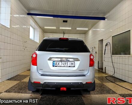 Серый Шевроле Эквинокс, объемом двигателя 2.4 л и пробегом 238 тыс. км за 10500 $, фото 5 на Automoto.ua