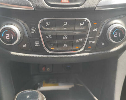 Серый Шевроле Эквинокс, объемом двигателя 1.49 л и пробегом 165 тыс. км за 15000 $, фото 9 на Automoto.ua