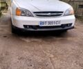 Білий Шевроле Еванда, об'ємом двигуна 2.5 л та пробігом 188 тис. км за 3000 $, фото 1 на Automoto.ua