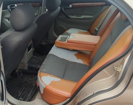 Бежевый Шевроле Эванда, объемом двигателя 2 л и пробегом 356 тыс. км за 1500 $, фото 5 на Automoto.ua