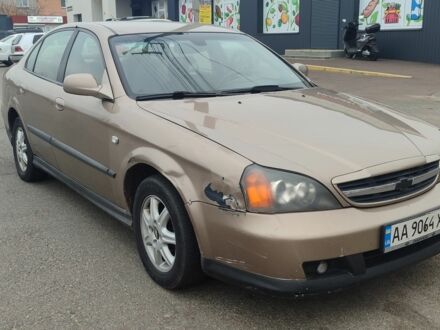 Бежевый Шевроле Эванда, объемом двигателя 2 л и пробегом 356 тыс. км за 1500 $, фото 1 на Automoto.ua