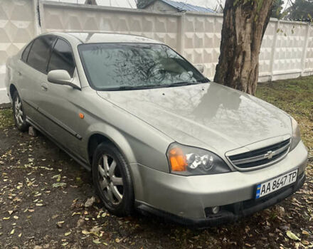 Серый Шевроле Эванда, объемом двигателя 2 л и пробегом 300 тыс. км за 3200 $, фото 1 на Automoto.ua