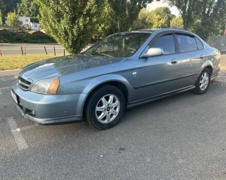 Серый Шевроле Эванда, объемом двигателя 2 л и пробегом 255 тыс. км за 2770 $, фото 1 на Automoto.ua