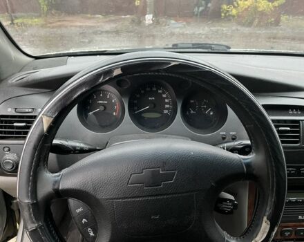 Сірий Шевроле Еванда, об'ємом двигуна 2 л та пробігом 300 тис. км за 3200 $, фото 12 на Automoto.ua