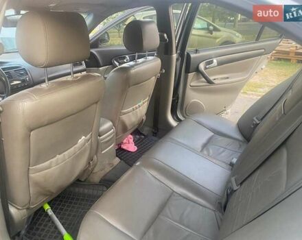 Сірий Шевроле Еванда, об'ємом двигуна 2 л та пробігом 172 тис. км за 4500 $, фото 5 на Automoto.ua