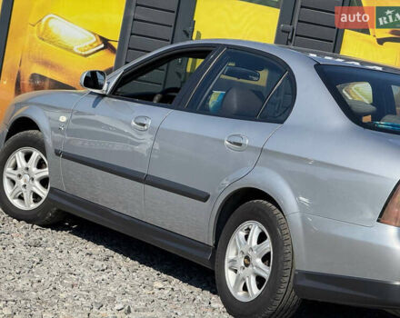 Серый Шевроле Эванда, объемом двигателя 2 л и пробегом 242 тыс. км за 3100 $, фото 9 на Automoto.ua