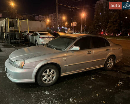 Серый Шевроле Эванда, объемом двигателя 2.5 л и пробегом 200 тыс. км за 2600 $, фото 1 на Automoto.ua