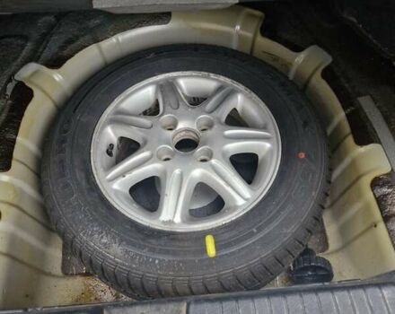 Сірий Шевроле Еванда, об'ємом двигуна 2.5 л та пробігом 103 тис. км за 5000 $, фото 9 на Automoto.ua