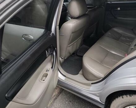 Серый Шевроле Эванда, объемом двигателя 2 л и пробегом 256 тыс. км за 4500 $, фото 22 на Automoto.ua