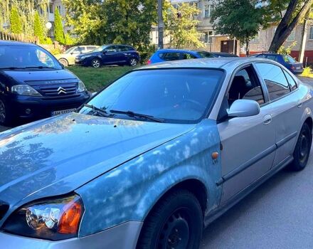 Серый Шевроле Эванда, объемом двигателя 2 л и пробегом 300 тыс. км за 2500 $, фото 1 на Automoto.ua