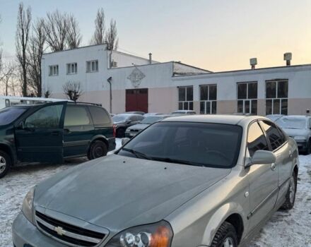 Серый Шевроле Эванда, объемом двигателя 2 л и пробегом 300 тыс. км за 2500 $, фото 1 на Automoto.ua