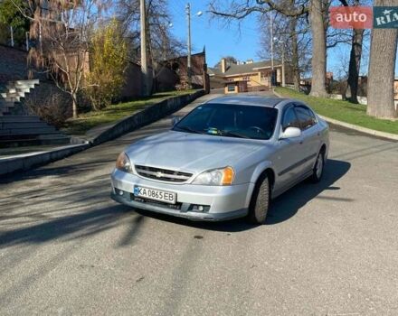 Серый Шевроле Эванда, объемом двигателя 2 л и пробегом 333 тыс. км за 2699 $, фото 1 на Automoto.ua