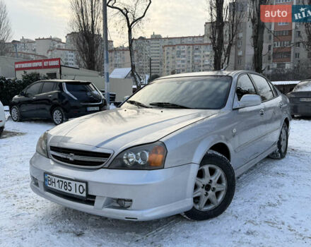 Серый Шевроле Эванда, объемом двигателя 2.5 л и пробегом 180 тыс. км за 2600 $, фото 1 на Automoto.ua