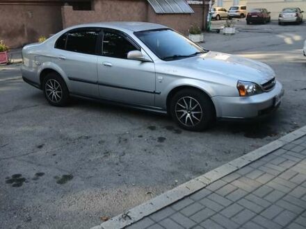 Сірий Шевроле Еванда, об'ємом двигуна 2 л та пробігом 197 тис. км за 3900 $, фото 1 на Automoto.ua