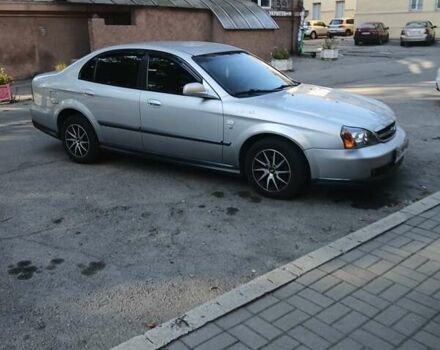 Серый Шевроле Эванда, объемом двигателя 2 л и пробегом 197 тыс. км за 3900 $, фото 1 на Automoto.ua