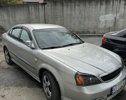 Сірий Шевроле Еванда, об'ємом двигуна 2.5 л та пробігом 235 тис. км за 2711 $, фото 1 на Automoto.ua