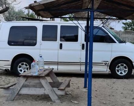 Белый Шевроле Експресс, объемом двигателя 5.7 л и пробегом 253 тыс. км за 20500 $, фото 3 на Automoto.ua