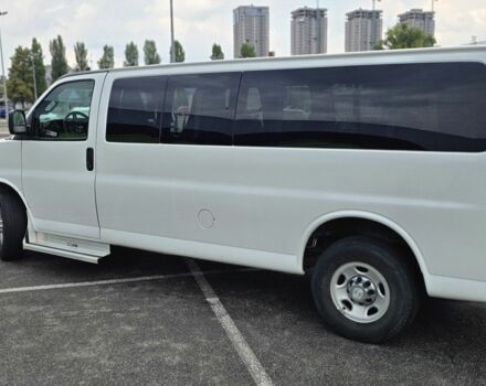 Белый Шевроле Експресс, объемом двигателя 6 л и пробегом 198 тыс. км за 21500 $, фото 7 на Automoto.ua