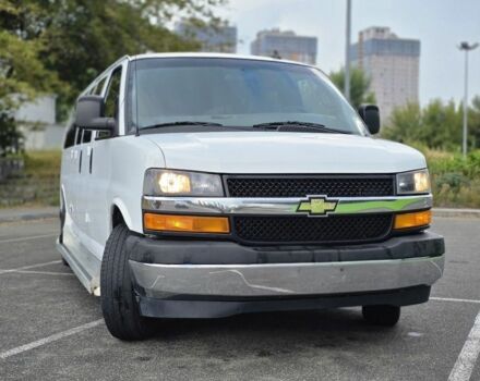 Белый Шевроле Експресс, объемом двигателя 6 л и пробегом 198 тыс. км за 21500 $, фото 1 на Automoto.ua