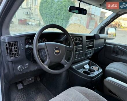 Белый Шевроле Експресс, объемом двигателя 2.78 л и пробегом 115 тыс. км за 25500 $, фото 8 на Automoto.ua