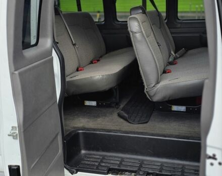 Белый Шевроле Експресс, объемом двигателя 6 л и пробегом 198 тыс. км за 21500 $, фото 13 на Automoto.ua