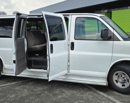 Белый Шевроле Експресс, объемом двигателя 6 л и пробегом 198 тыс. км за 21500 $, фото 14 на Automoto.ua