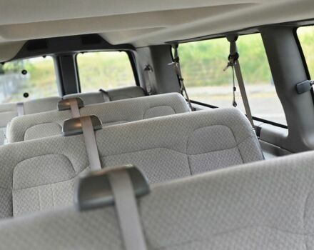 Белый Шевроле Експресс, объемом двигателя 6 л и пробегом 198 тыс. км за 21500 $, фото 12 на Automoto.ua