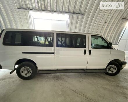 Белый Шевроле Експресс, объемом двигателя 6 л и пробегом 29 тыс. км за 24000 $, фото 8 на Automoto.ua