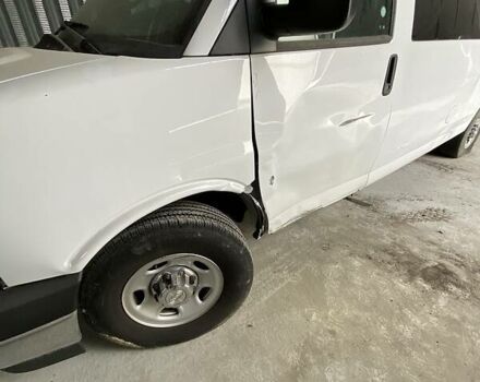 Белый Шевроле Експресс, объемом двигателя 6 л и пробегом 29 тыс. км за 24000 $, фото 26 на Automoto.ua