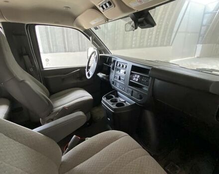 Белый Шевроле Експресс, объемом двигателя 6 л и пробегом 29 тыс. км за 24000 $, фото 16 на Automoto.ua