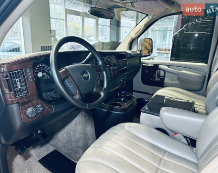 Черный Шевроле Експресс, объемом двигателя 5.3 л и пробегом 51 тыс. км за 44000 $, фото 21 на Automoto.ua