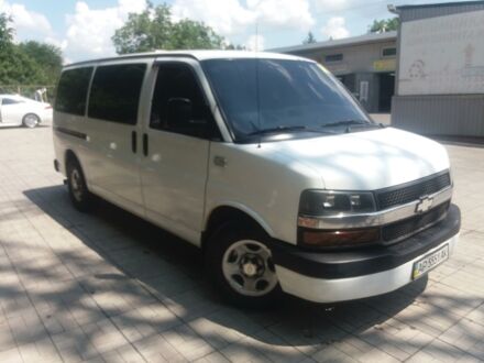 Білий Шевроле Express пасс., об'ємом двигуна 4.3 л та пробігом 162 тис. км за 30000 $, фото 1 на Automoto.ua