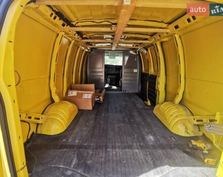 Желтый Шевроле Експресс, объемом двигателя 4.3 л и пробегом 296 тыс. км за 18000 $, фото 10 на Automoto.ua