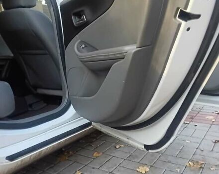 Шевроле Импала 2014 в Киеве на Automoto.ua Белый Шевроле Импала, объемом двигателя 2.5 л и пробегом 188 тыс. км за 9999 $, фото 30 на Automoto.ua