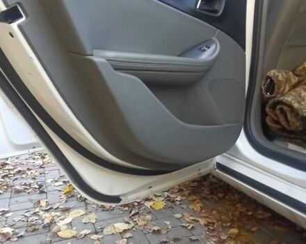 Шевроле Импала 2014 в Киеве на Automoto.ua Белый Шевроле Импала, объемом двигателя 2.5 л и пробегом 188 тыс. км за 9999 $, фото 3 на Automoto.ua