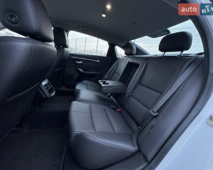 Белый Шевроле Импала, объемом двигателя 2.5 л и пробегом 125 тыс. км за 12500 $, фото 37 на Automoto.ua