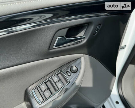 Белый Шевроле Импала, объемом двигателя 3.56 л и пробегом 66 тыс. км за 2700 $, фото 12 на Automoto.ua