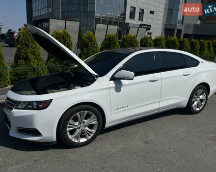 Белый Шевроле Импала, объемом двигателя 3.56 л и пробегом 177 тыс. км за 11500 $, фото 1 на Automoto.ua