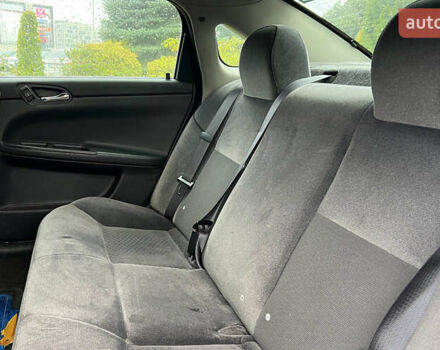 Сірий Шевроле Імпала, об'ємом двигуна 3.6 л та пробігом 185 тис. км за 7750 $, фото 16 на Automoto.ua