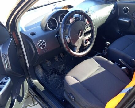 Черный Шевроле Калос, объемом двигателя 1.4 л и пробегом 220 тыс. км за 3300 $, фото 8 на Automoto.ua