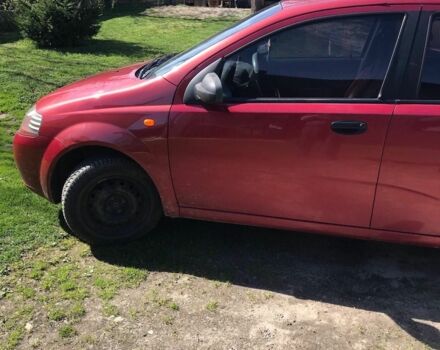 Красный Шевроле Калос, объемом двигателя 1.3 л и пробегом 500 тыс. км за 2000 $, фото 1 на Automoto.ua