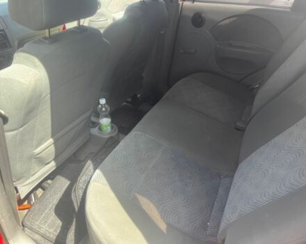 Красный Шевроле Калос, объемом двигателя 1.3 л и пробегом 500 тыс. км за 2000 $, фото 10 на Automoto.ua