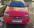 Красный Шевроле Калос, объемом двигателя 1.4 л и пробегом 250 тыс. км за 3200 $, фото 1 на Automoto.ua
